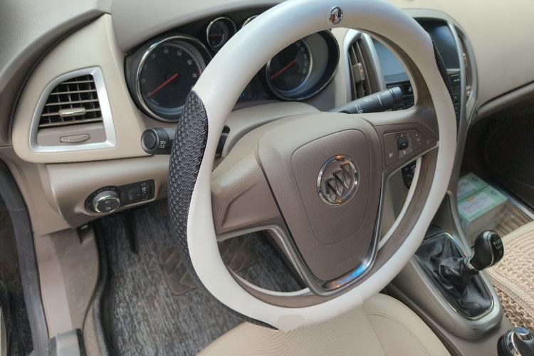 Used Buick GT 2013 GT 1.6L Manual Entry-Level Model Steering Wheel