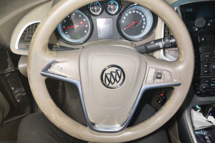 Used Buick GT 2013 GT 1.6L Automatic Fashion Edition Steering Wheel