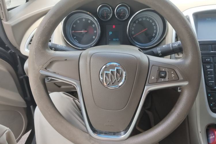 Used Buick GT 2013 GT 1.6L Automatic Fashion Edition Steering Wheel