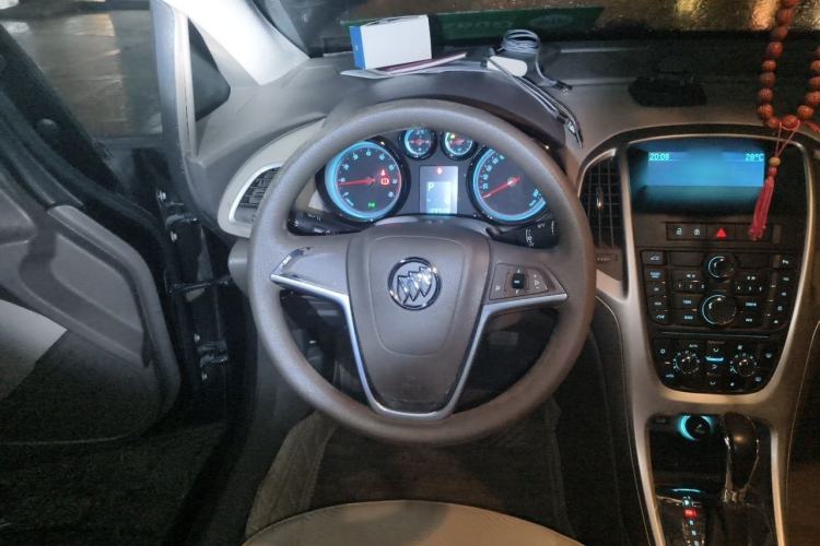 Used Buick GT 2013 GT 1.6L Automatic Fashion Edition Steering Wheel