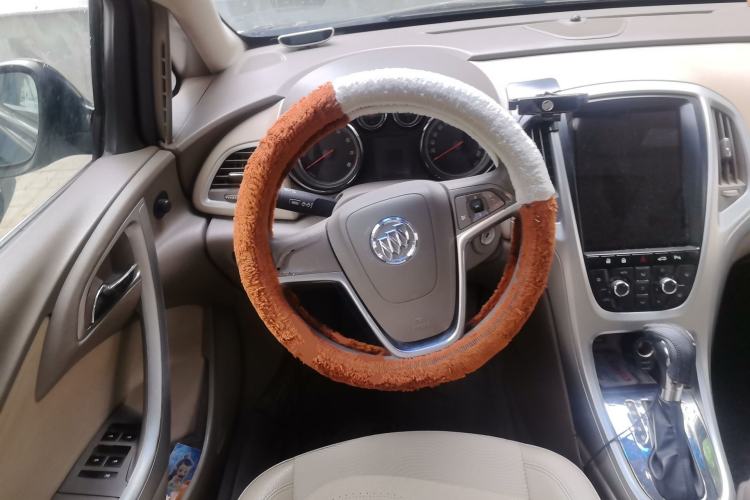 Used Buick GT 2013 GT 1.6L Automatic Fashion Edition Steering Wheel