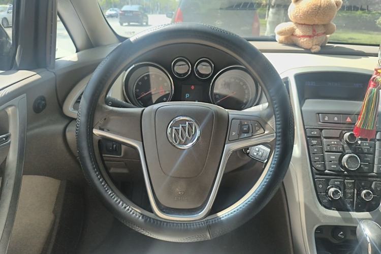 Used Buick GT 2013 GT 1.6L Automatic Fashion Edition Steering Wheel