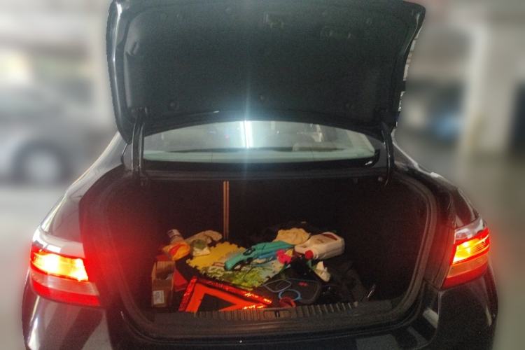 Used Buick GT 2013 GT 1.6L Automatic Fashion Edition Trunk