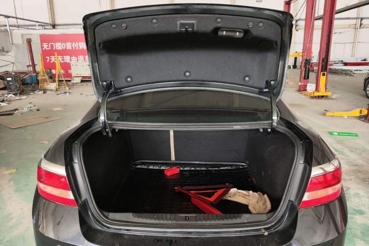 Used Buick GT 2013 GT 1.6L Automatic Fashion Edition Trunk