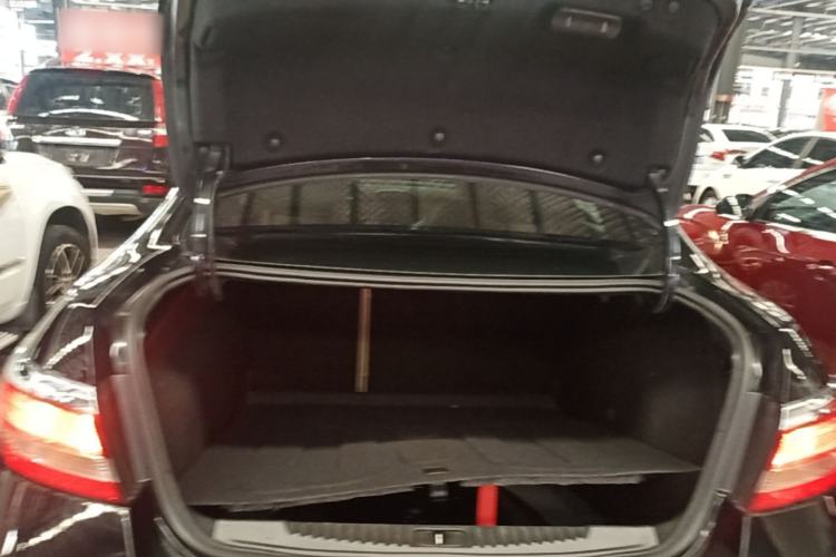 Used Buick GT 2013 GT 1.6L Automatic Fashion Edition Trunk