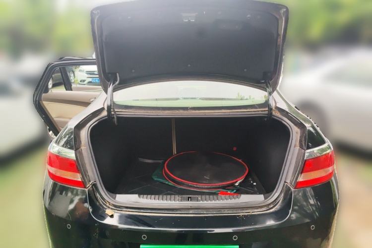Used Buick GT 2013 GT 1.6L Automatic Fashion Edition Trunk