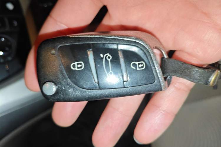 Used Buick GT 2013 GT 1.6L Automatic Fashion Edition Vehicle Key
