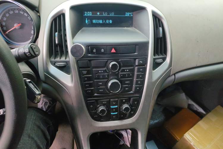 Used Buick GT 2013 XT 1.6L Manual Entry-Level Model Audio And AC Panel