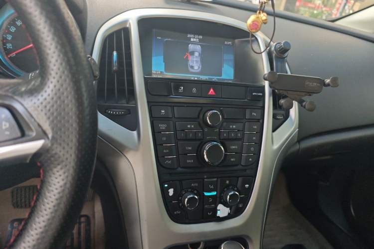 Used Buick GT 2013 XT 1.6T Automatic Fashion Sport Edition Audio And AC Panel