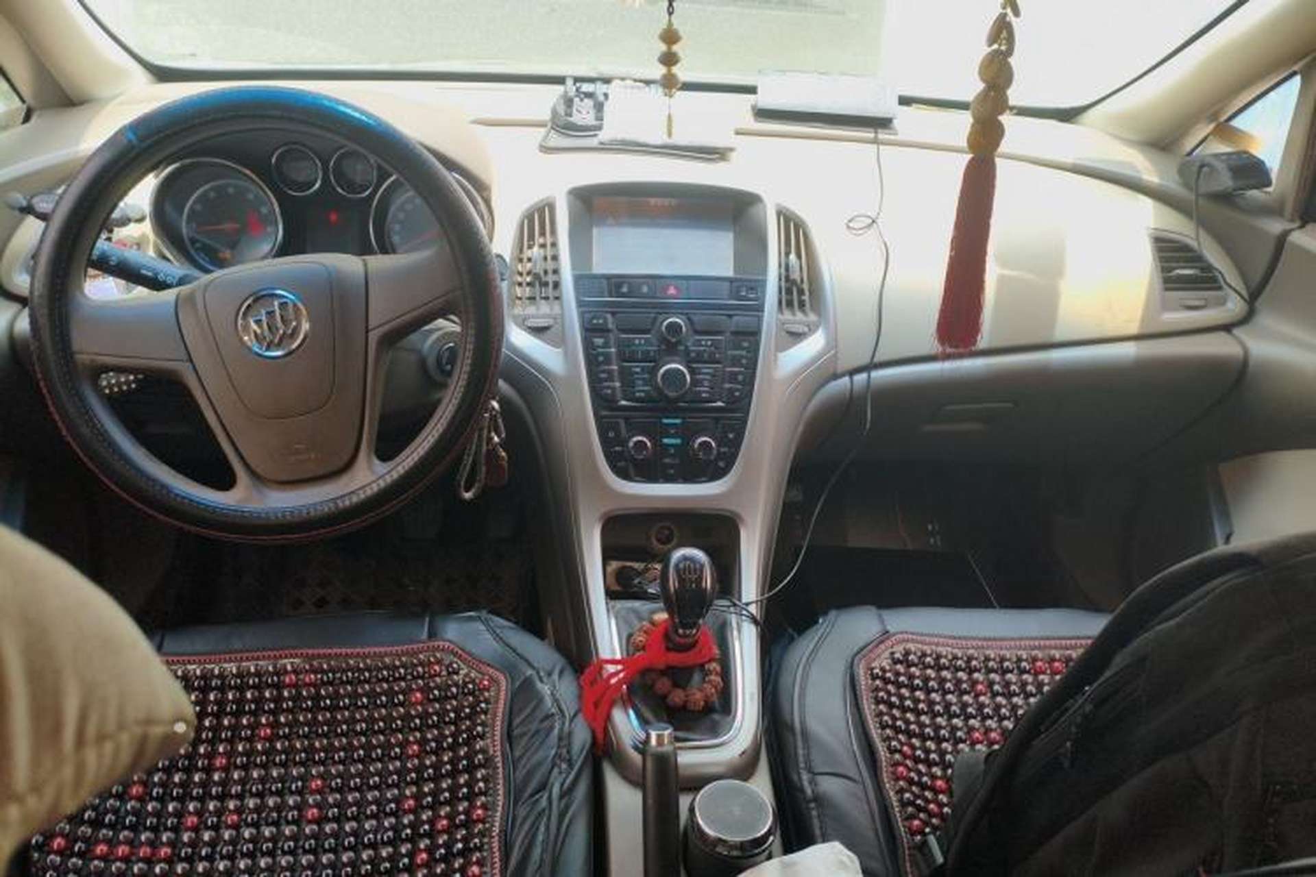 Used Buick GT 2013 GT 1.6L Manual Comfort Edition Center Console