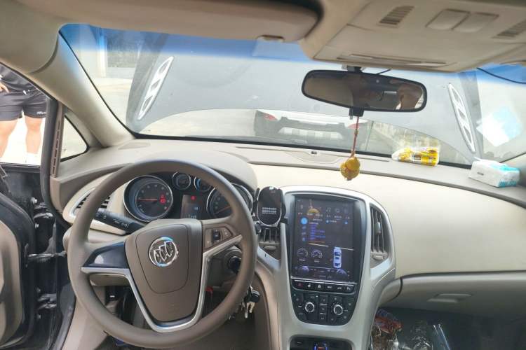 Used Buick GT 2013 XT 1.6L Manual Entry-Level Model Center Console