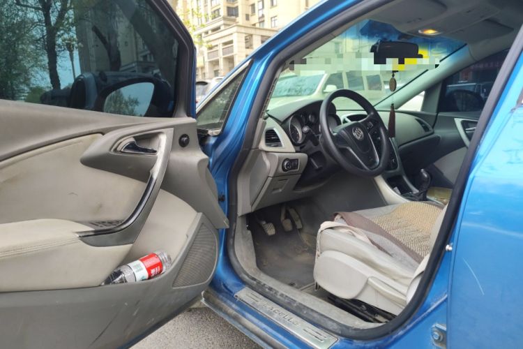 Used Buick GT 2013 XT 1.6L Manual Entry-Level Model Driver Seat