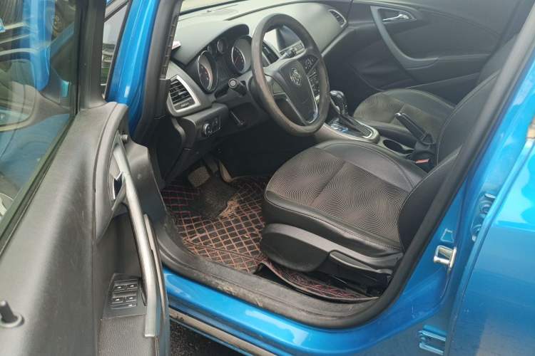 Used Buick GT 2013 XT 1.6L Automatic Comfort Edition Driver Seat