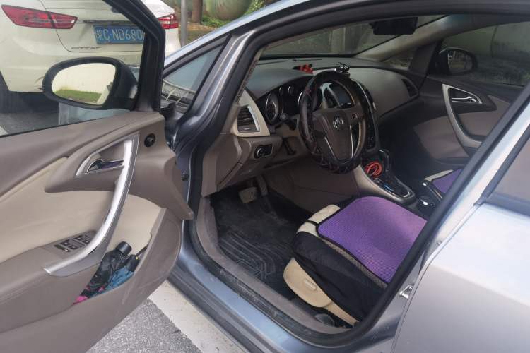 Used Buick GT 2013 GT 1.6L Automatic Fashion Edition Driver Seat