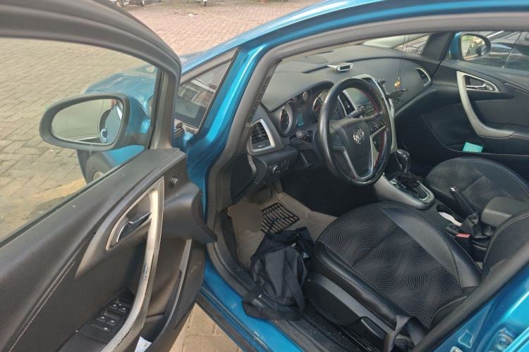 Used Buick GT 2013 XT 1.6T Automatic Fashion Sport Edition Driver Seat