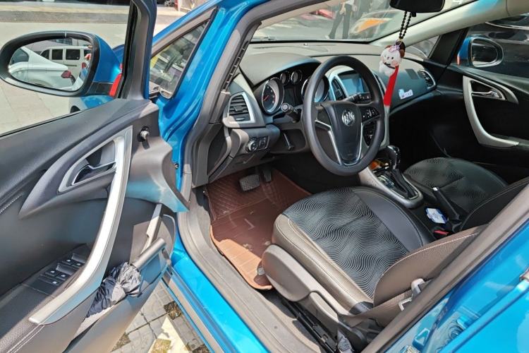 Used Buick GT 2013 XT 1.6L Automatic Fashion Edition Driver Seat