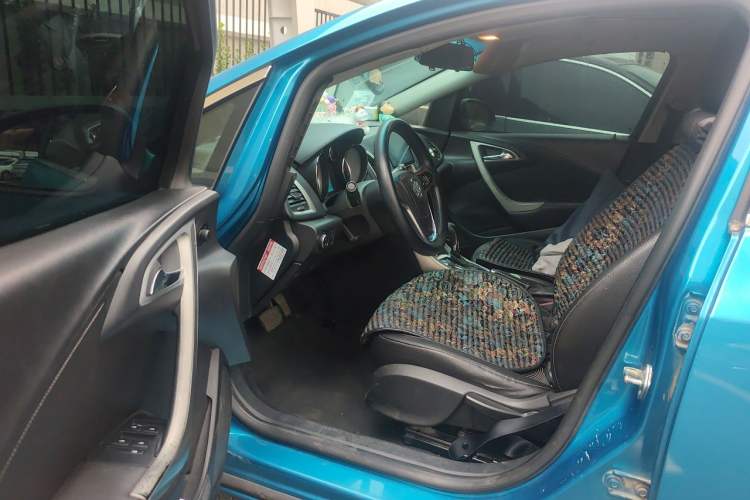 Used Buick GT 2013 XT 1.6L Automatic Fashion Edition Driver Seat