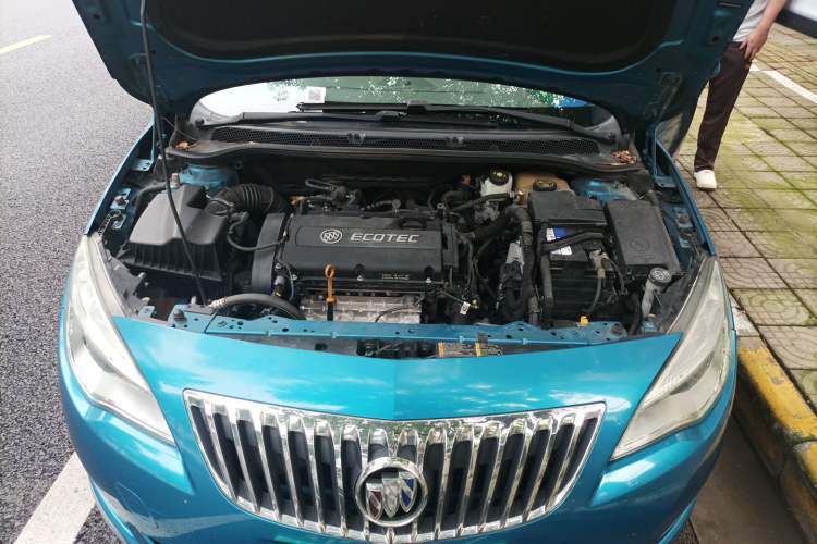 Used Buick GT 2013 XT 1.6L Automatic Fashion Edition Engine Bay