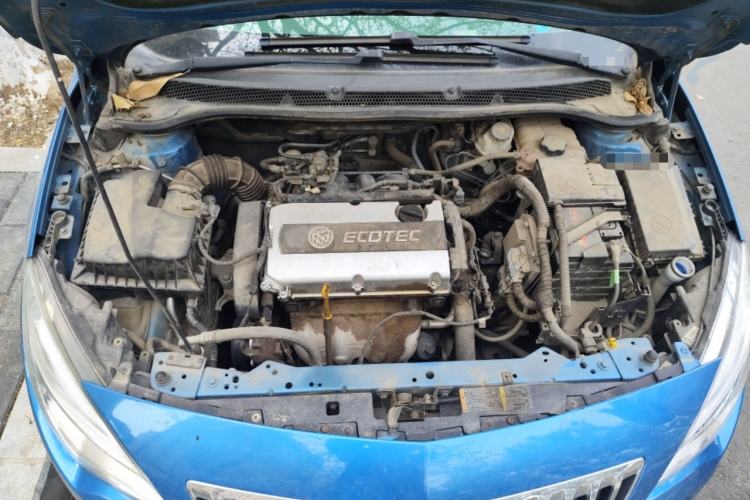 Used Buick GT 2013 XT 1.6L Manual Entry-Level Model Engine Bay