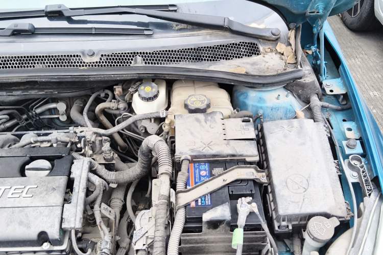 Used Buick GT 2013 XT 1.6L Automatic Fashion Edition Engine Bay Left