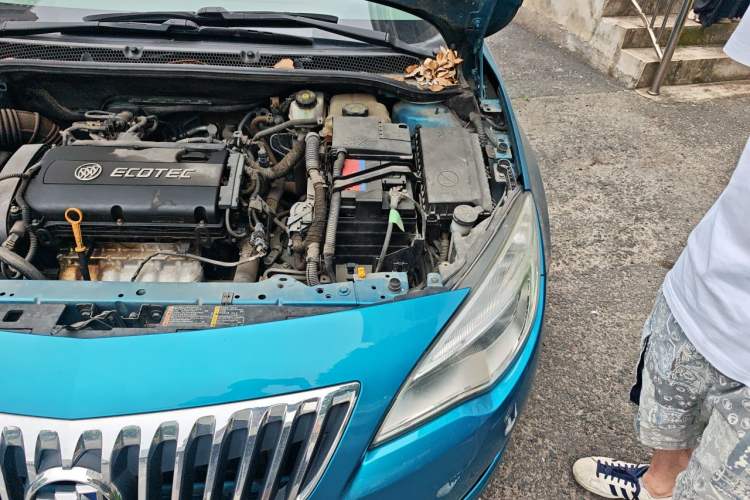 Used Buick GT 2013 XT 1.6L Automatic Fashion Edition Engine Bay Left
