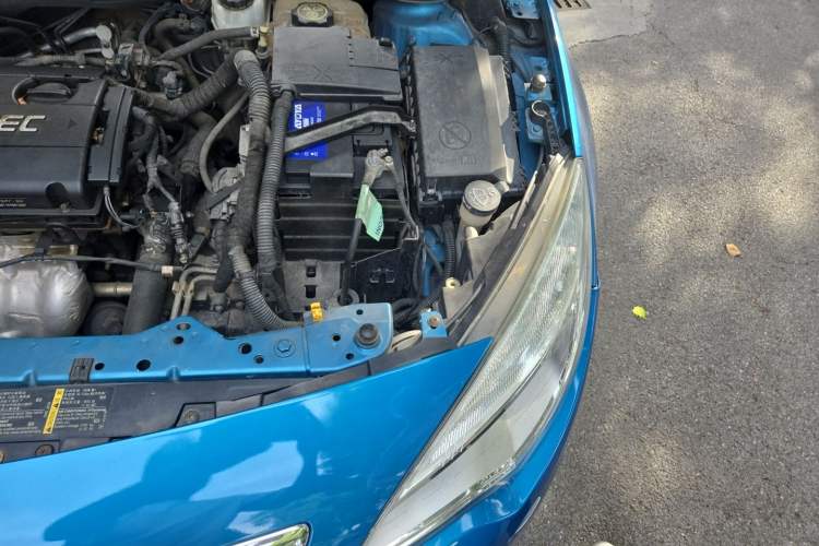 Used Buick GT 2013 XT 1.6L Automatic Comfort Edition Engine Bay Left