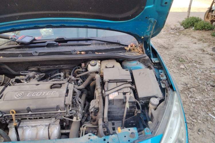 Used Buick GT 2013 XT 1.6L Automatic Fashion Edition Engine Bay Left