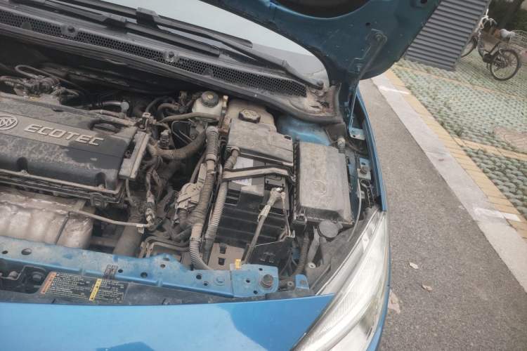 Used Buick GT 2013 XT 1.6L Automatic Fashion Edition Engine Bay Left