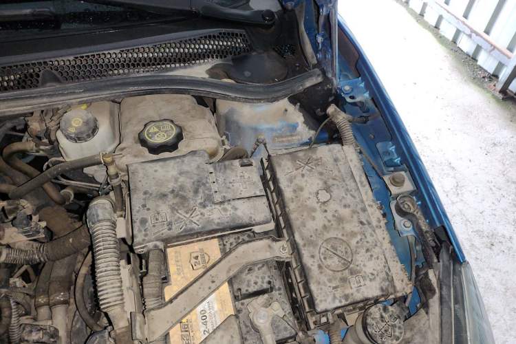 Used Buick GT 2013 XT 1.6L Automatic Fashion Edition Engine Bay Left