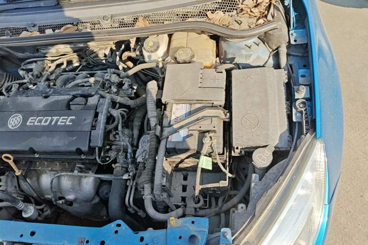 Used Buick GT 2013 XT 1.6L Automatic Fashion Edition Engine Bay Left