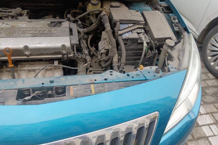 Used Buick GT 2013 XT 1.6L Automatic Fashion Edition Engine Bay Left