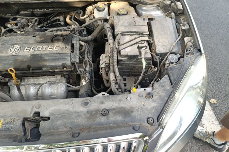 Used Buick GT 2013 GT 1.6L Manual Entry-Level Model Engine Bay Left