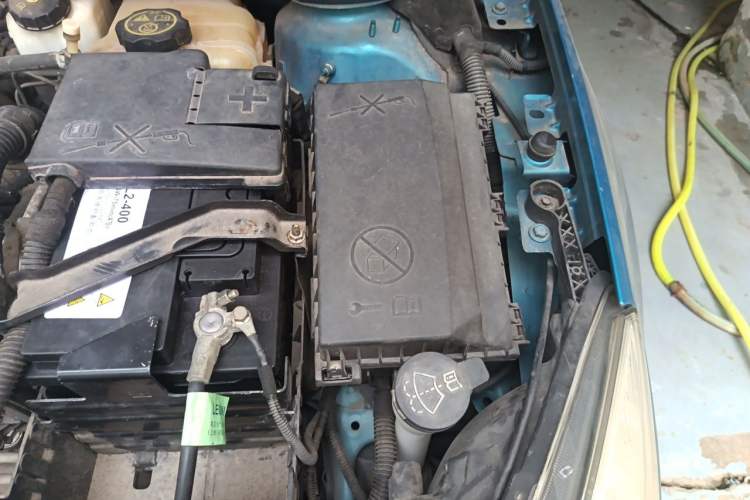 Used Buick GT 2013 XT 1.6L Automatic Comfort Edition Engine Bay Left