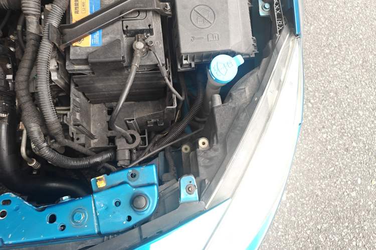 Used Buick GT 2013 XT 1.6L Automatic Fashion Edition Engine Bay Left