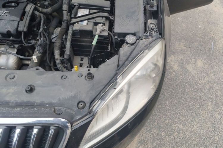 Used Buick GT 2013 XT 1.6L Manual Entry-Level Model Engine Bay Left