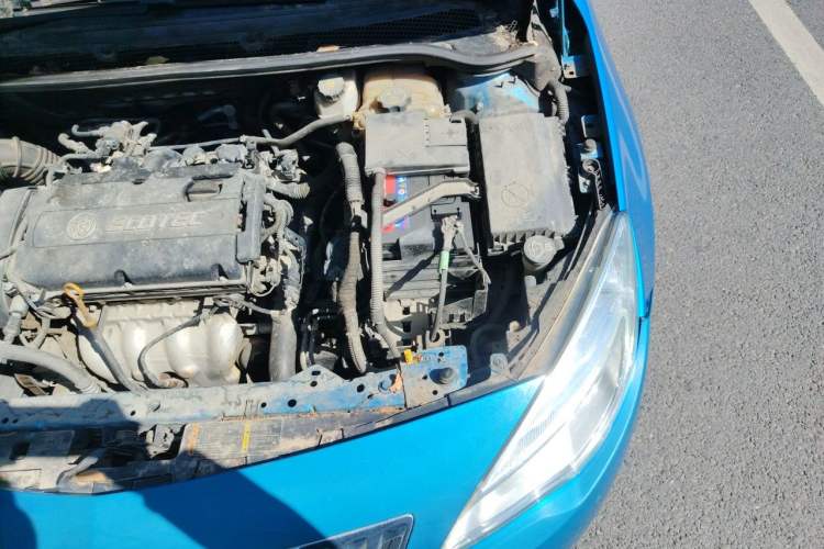 Used Buick GT 2013 XT 1.6L Automatic Comfort Edition Engine Bay Left