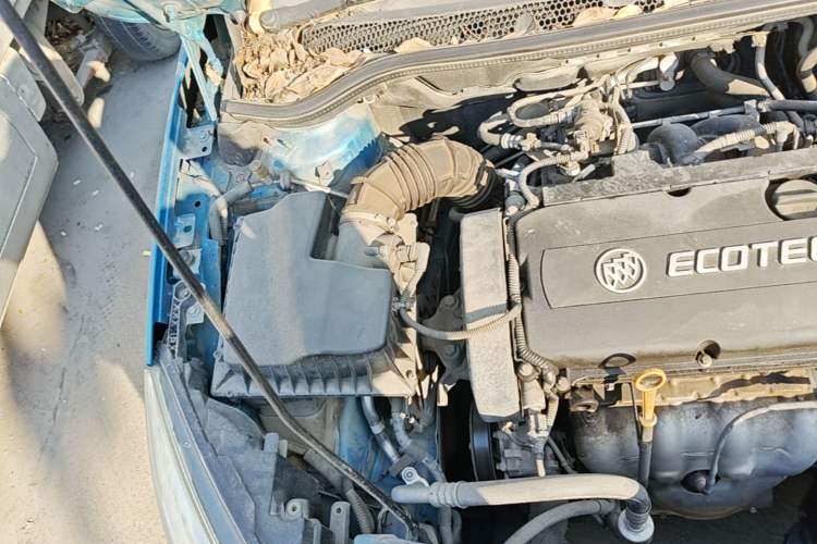 Used Buick GT 2013 XT 1.6L Automatic Fashion Edition Engine Bay Right