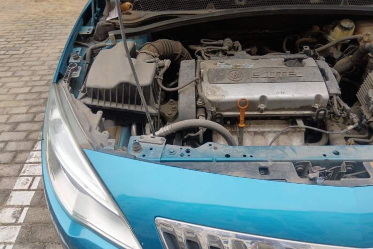 Used Buick GT 2013 XT 1.6L Automatic Fashion Edition Engine Bay Right