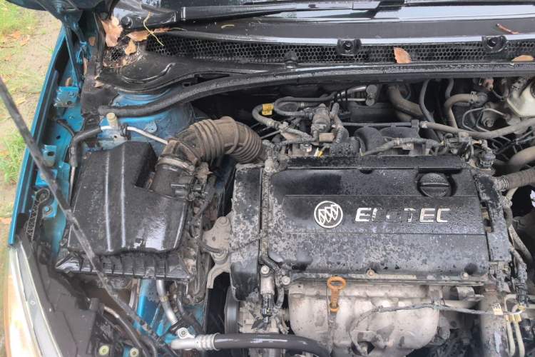 Used Buick GT 2013 XT 1.6L Automatic Fashion Edition Engine Bay Right