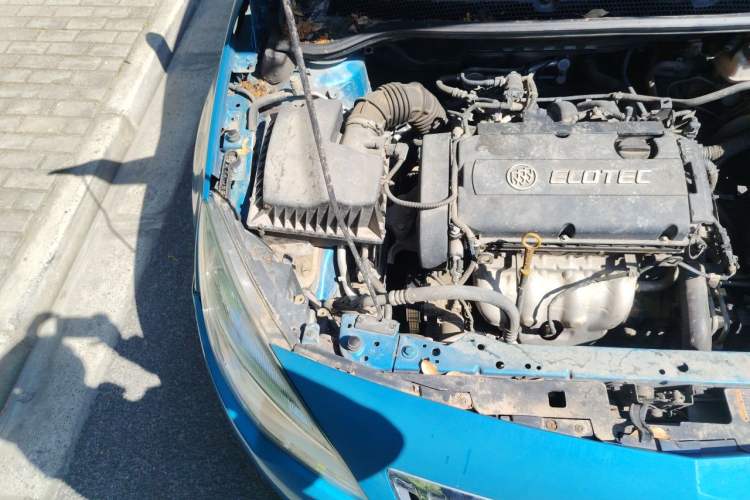 Used Buick GT 2013 XT 1.6L Automatic Comfort Edition Engine Bay Right