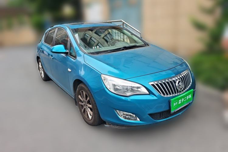 Used Buick GT 2013 XT 1.6L Automatic Fashion Edition Front Right 45 Deg