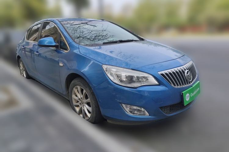 Used Buick GT 2013 XT 1.6L Manual Entry-Level Model Front Right 45 Deg