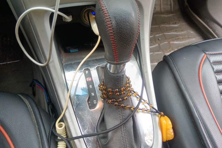 Used Buick GT 2013 XT 1.6L Automatic Fashion Edition Gear Lever