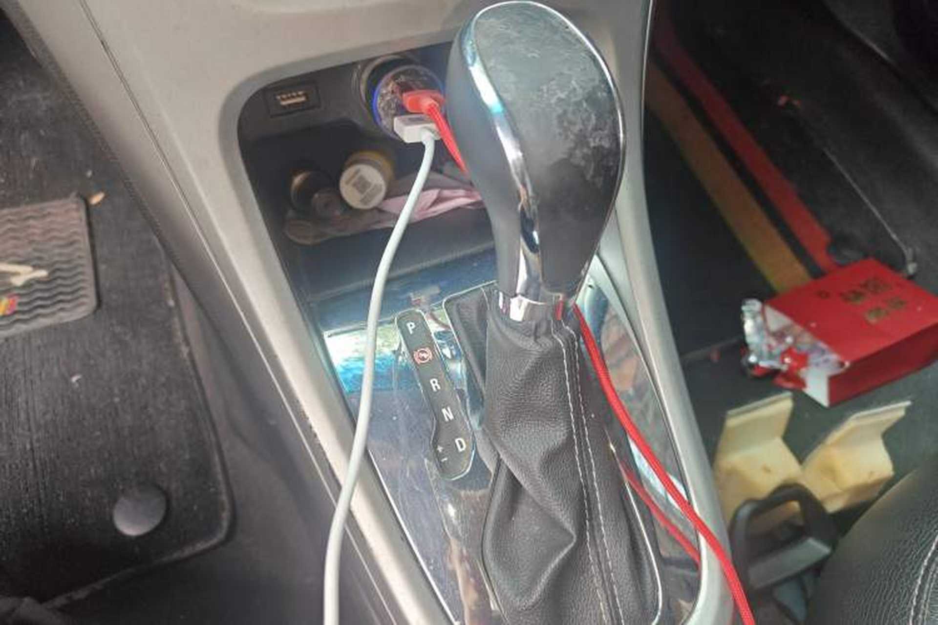 Used Buick GT 2013 XT 1.6L Automatic Fashion Edition Gear Lever