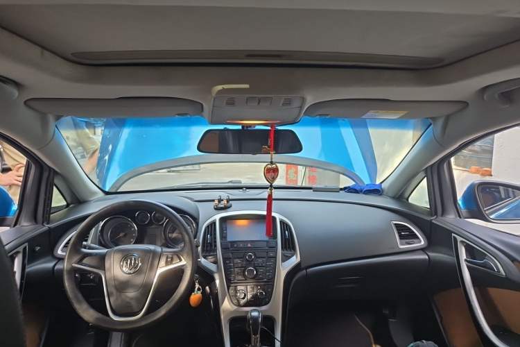 Used Buick GT 2013 XT 1.6L Automatic Comfort Edition Headliner