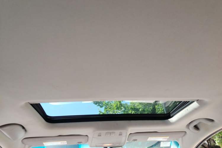 Used Buick GT 2013 XT 1.6L Automatic Comfort Edition Headliner
