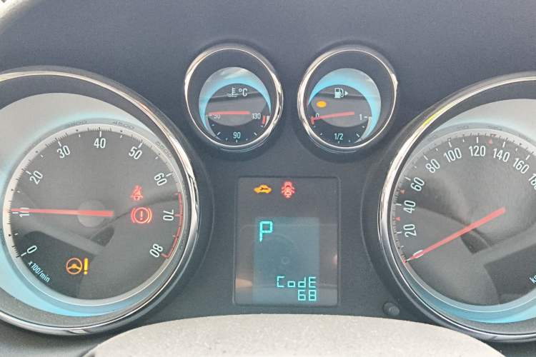 Used Buick GT 2013 XT 1.6L Automatic Fashion Edition Instrument Cluster