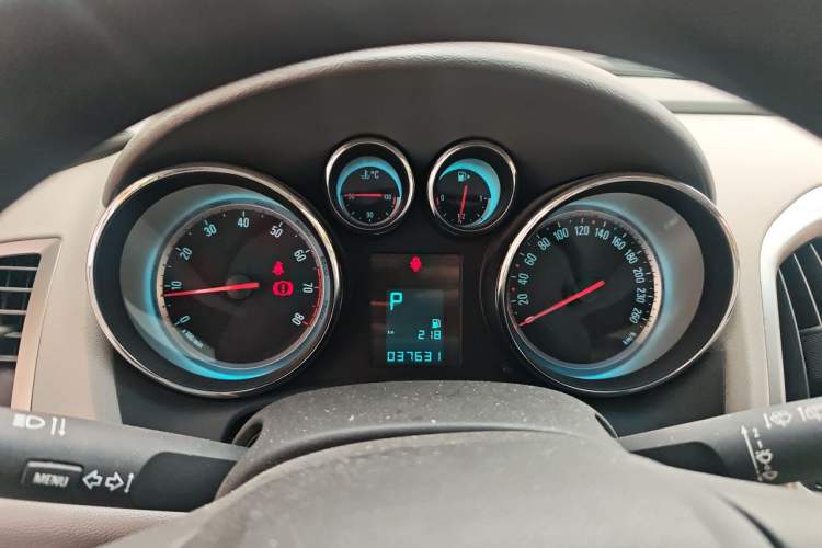 Used Buick GT 2013 XT 1.6L Automatic Fashion Edition Instrument Cluster