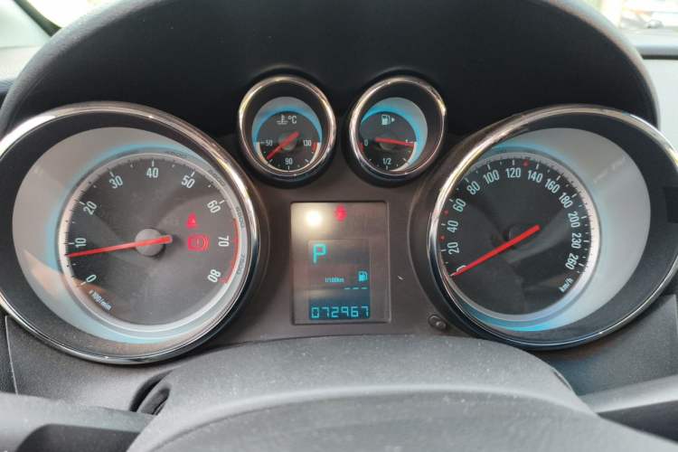 Used Buick GT 2013 XT 1.6L Automatic Fashion Edition Instrument Cluster