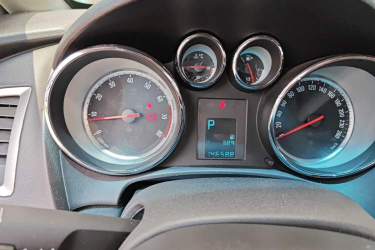 Used Buick GT 2013 XT 1.6L Automatic Fashion Edition Instrument Cluster